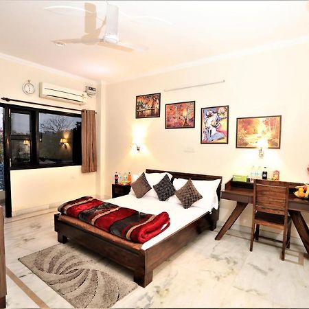 Bhambri Expo House Hotel Greater Noida Exterior photo