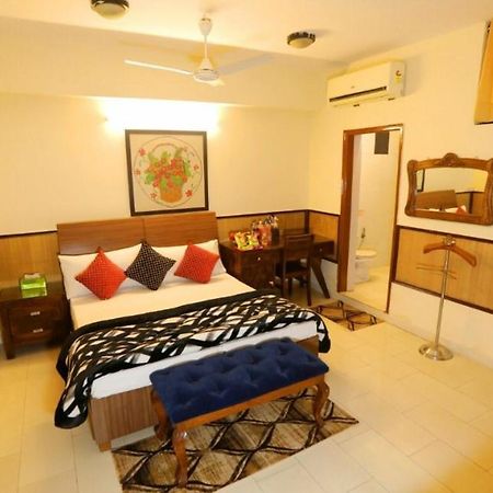 Bhambri Expo House Hotel Greater Noida Exterior photo