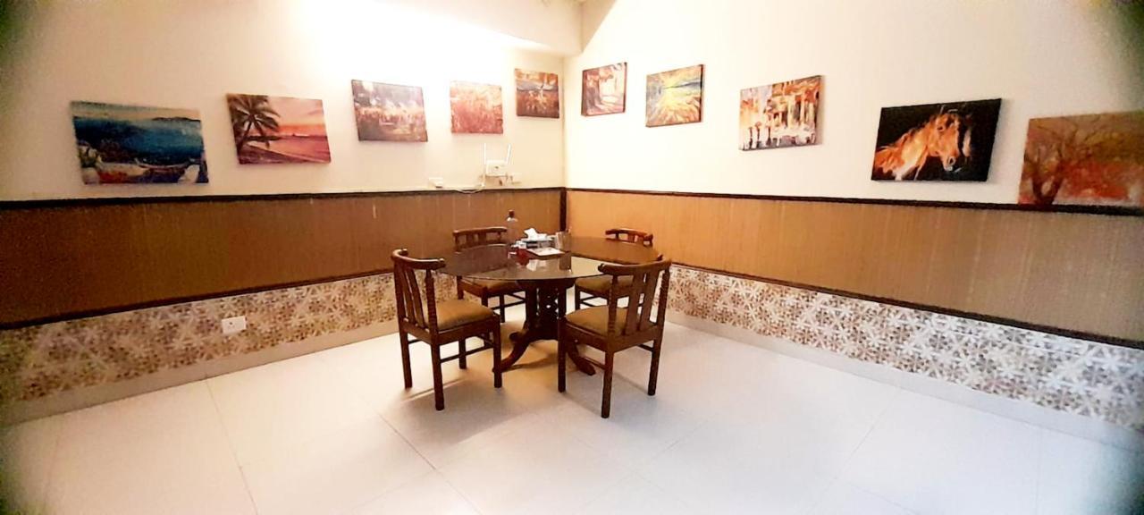 Bhambri Expo House Hotel Greater Noida Exterior photo