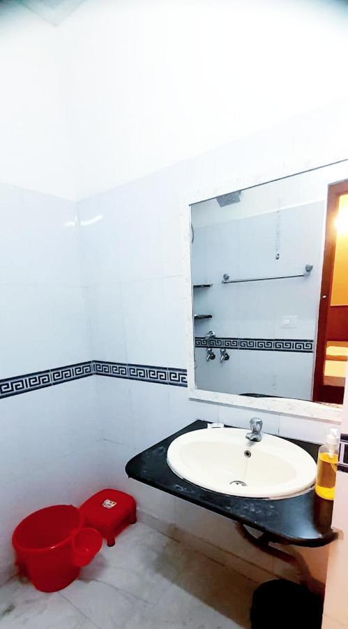 Bhambri Expo House Hotel Greater Noida Exterior photo
